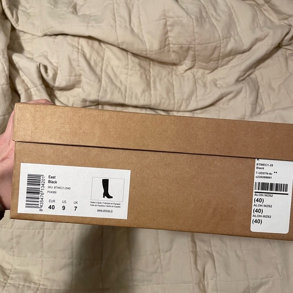 ALOHAS East Boot in Black - Picture 7 of 8